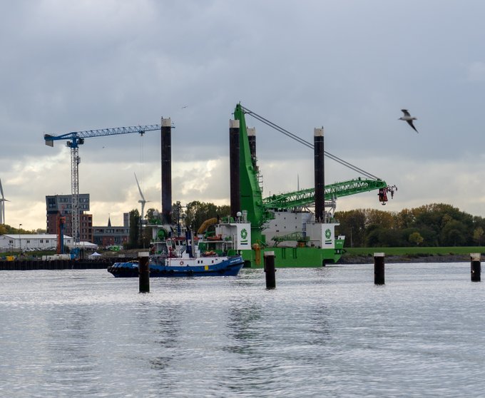 SLEEPBOOT VERPLICHT VOOR SCHEPEN OP NIEUWE WATERWEG BIJ MAASSLUIS ...